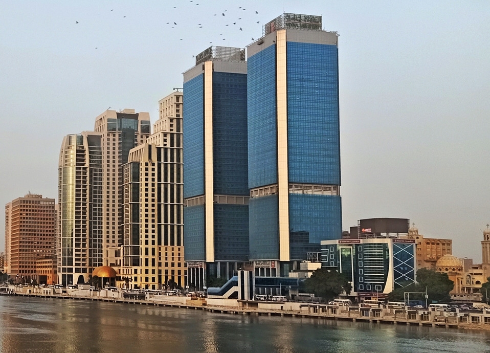 فروع البنك الأهلي المصري تستقبل عملاء شراء وتجديد شهادات الادخار